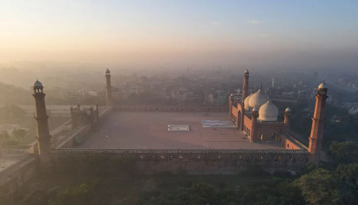 Smog choked Lahore