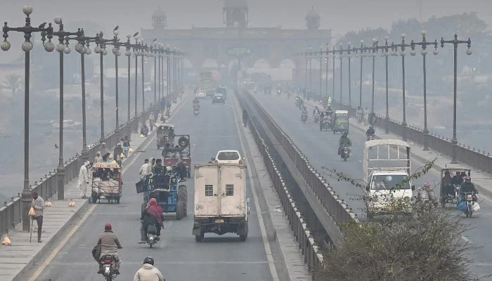 Smog crisis eases in Lahore pollution levels highest