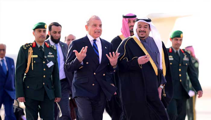 PM Shehbaz reaches Riyadh